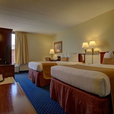 Surestay Plus Hotel By Best Western Chicago Ломбард Номер фото