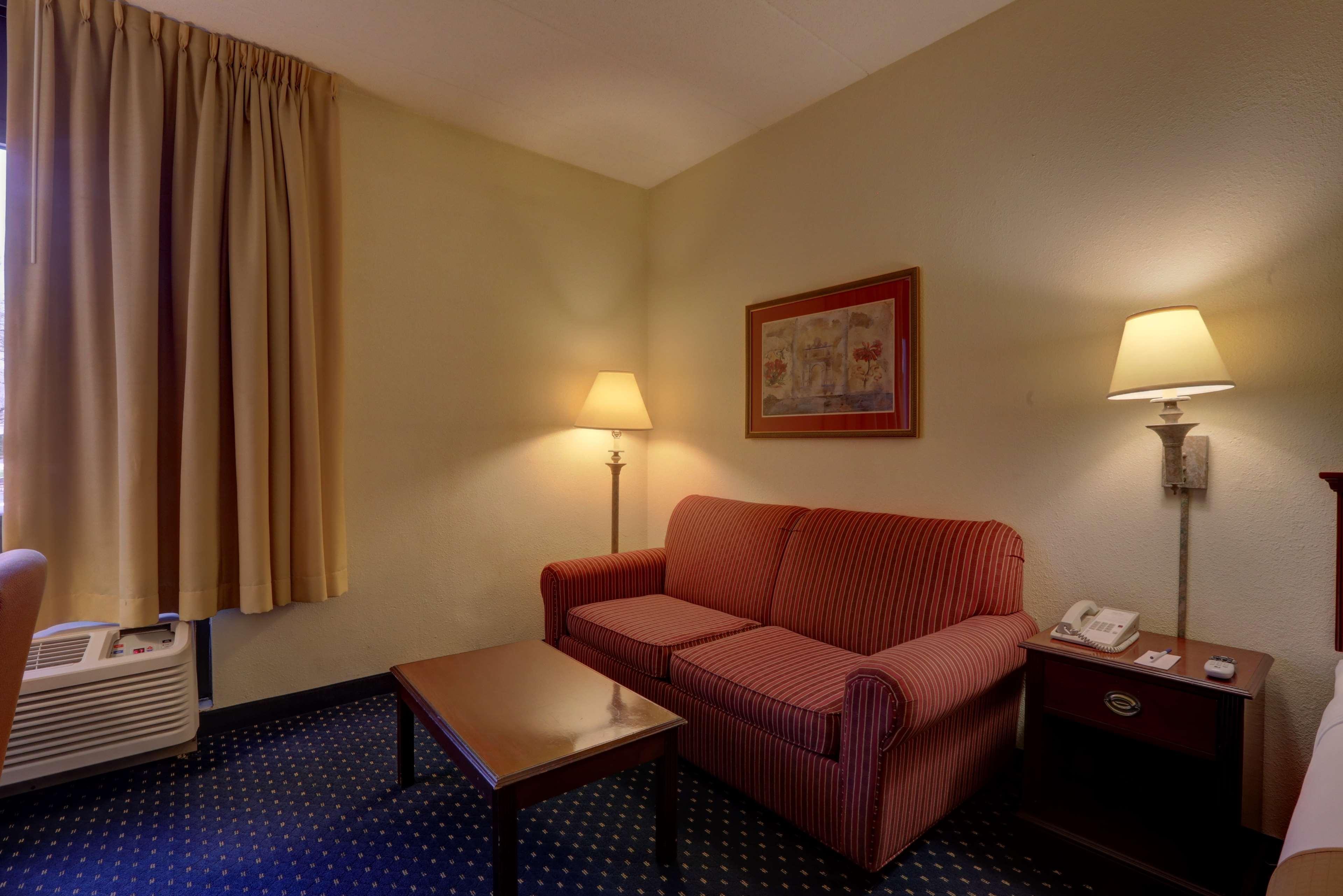 Surestay Plus Hotel By Best Western Chicago Ломбард Экстерьер фото