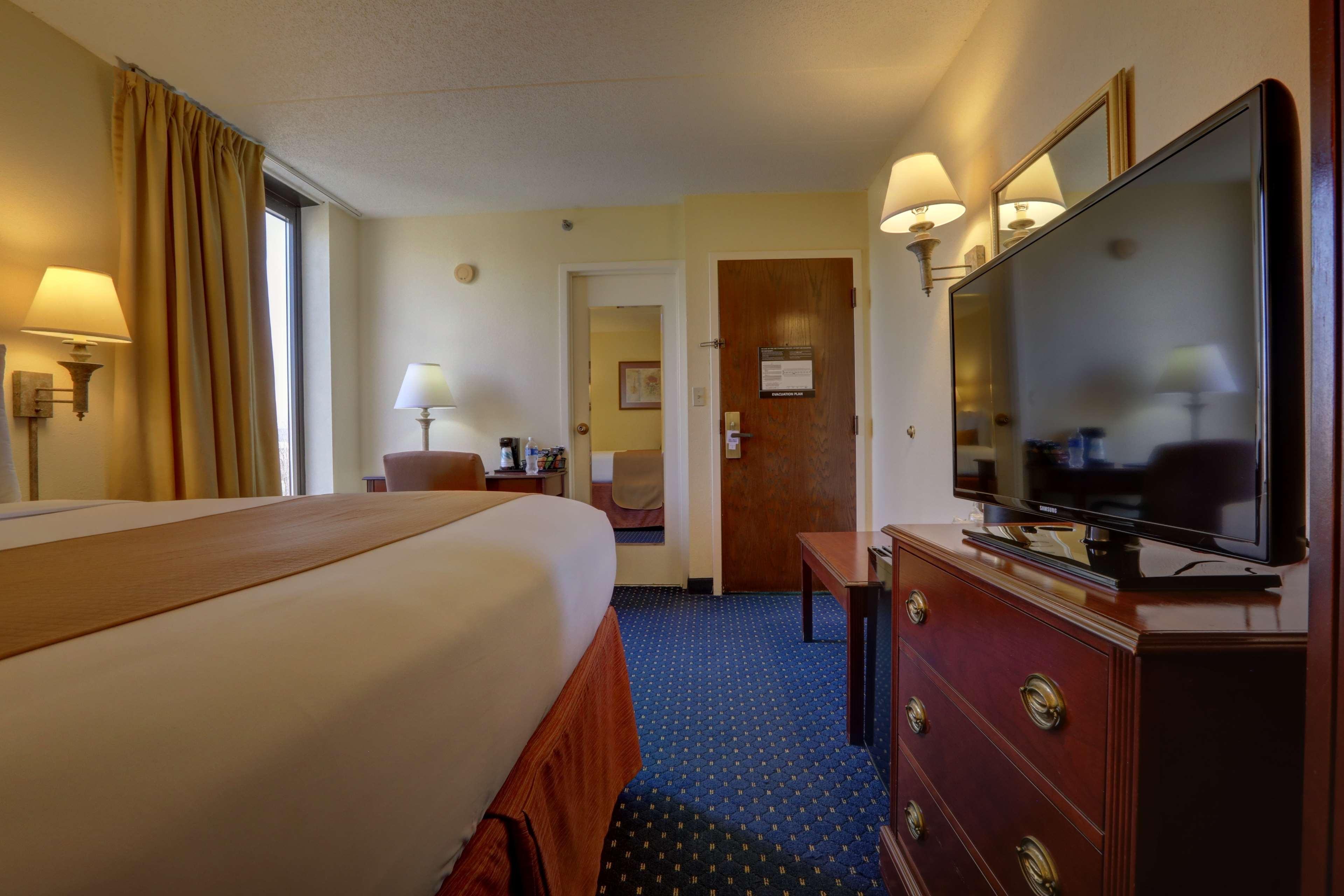 Surestay Plus Hotel By Best Western Chicago Ломбард Номер фото