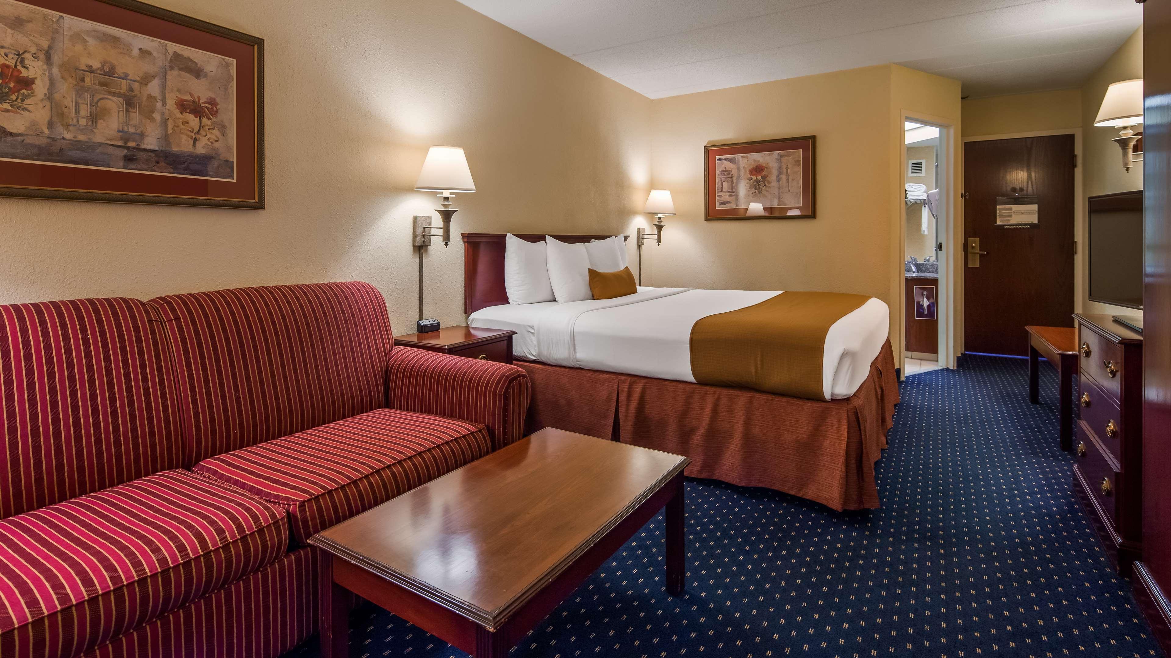 Surestay Plus Hotel By Best Western Chicago Ломбард Экстерьер фото