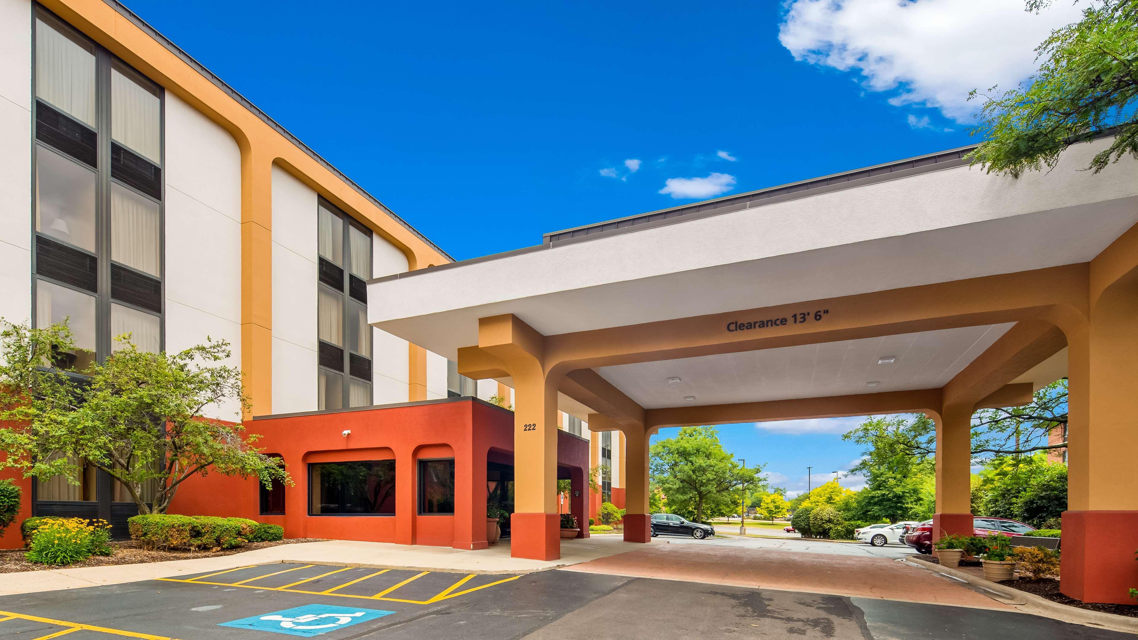 Surestay Plus Hotel By Best Western Chicago Ломбард Экстерьер фото