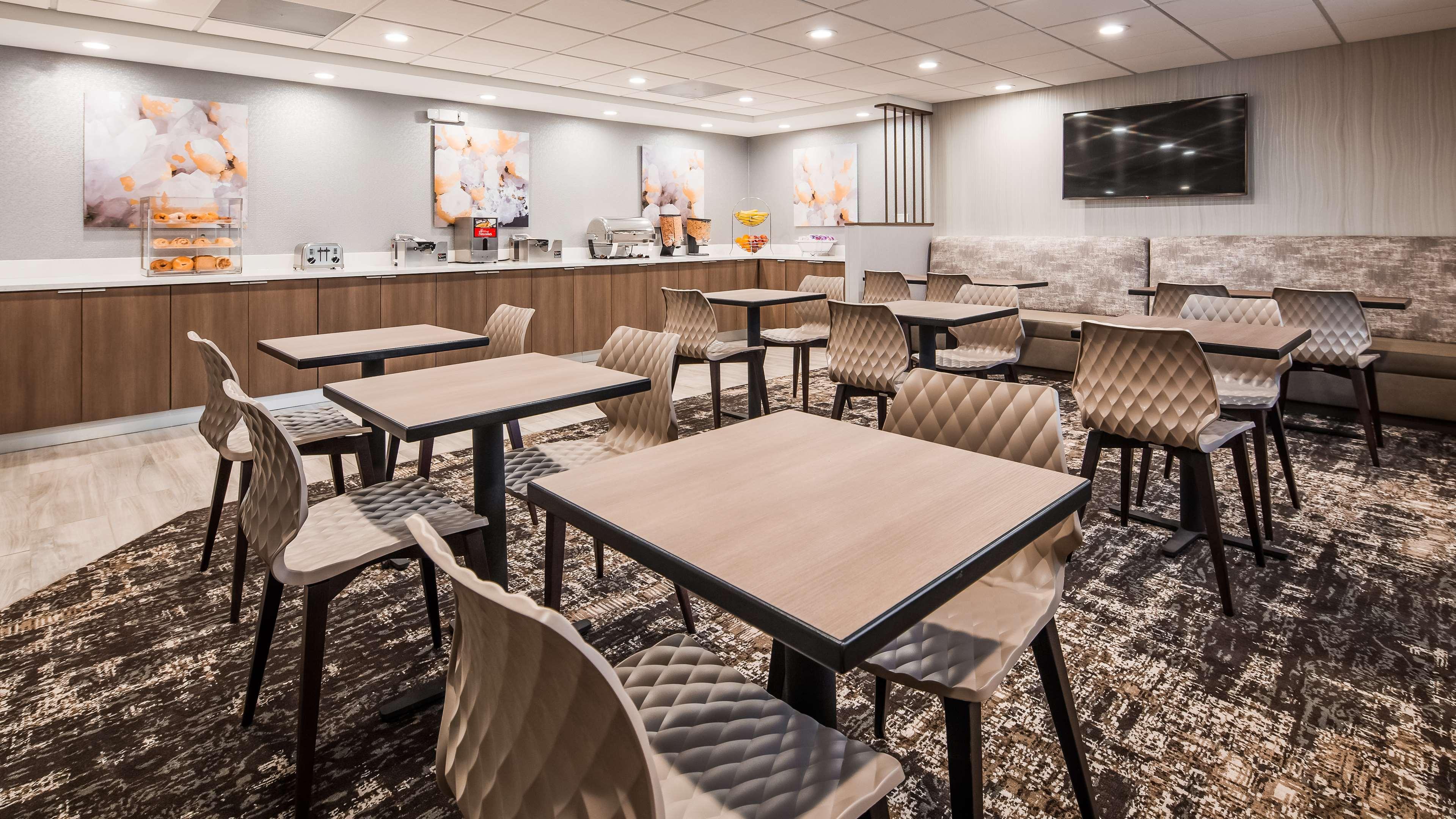 Surestay Plus Hotel By Best Western Chicago Ломбард Экстерьер фото