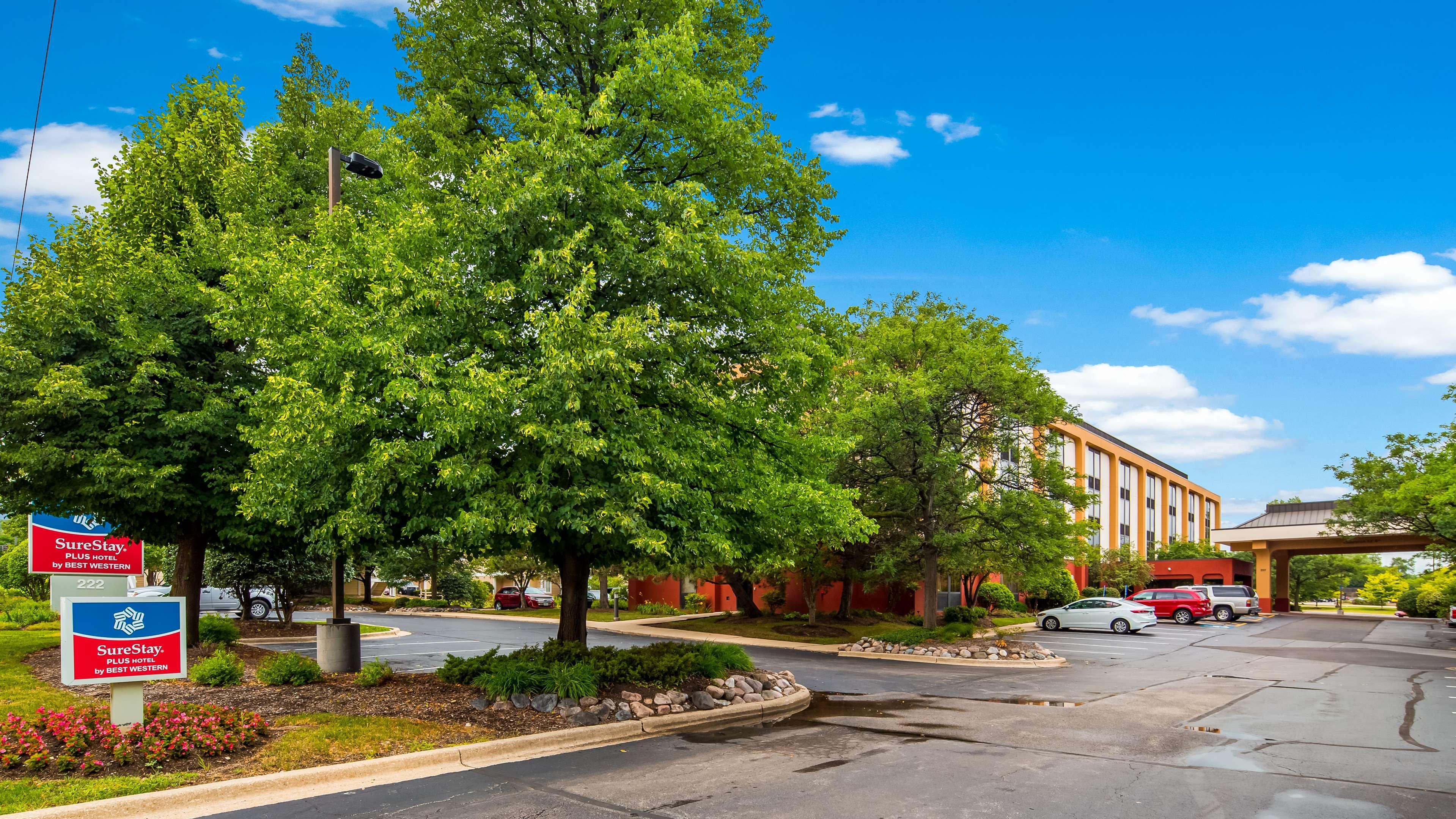 Surestay Plus Hotel By Best Western Chicago Ломбард Экстерьер фото