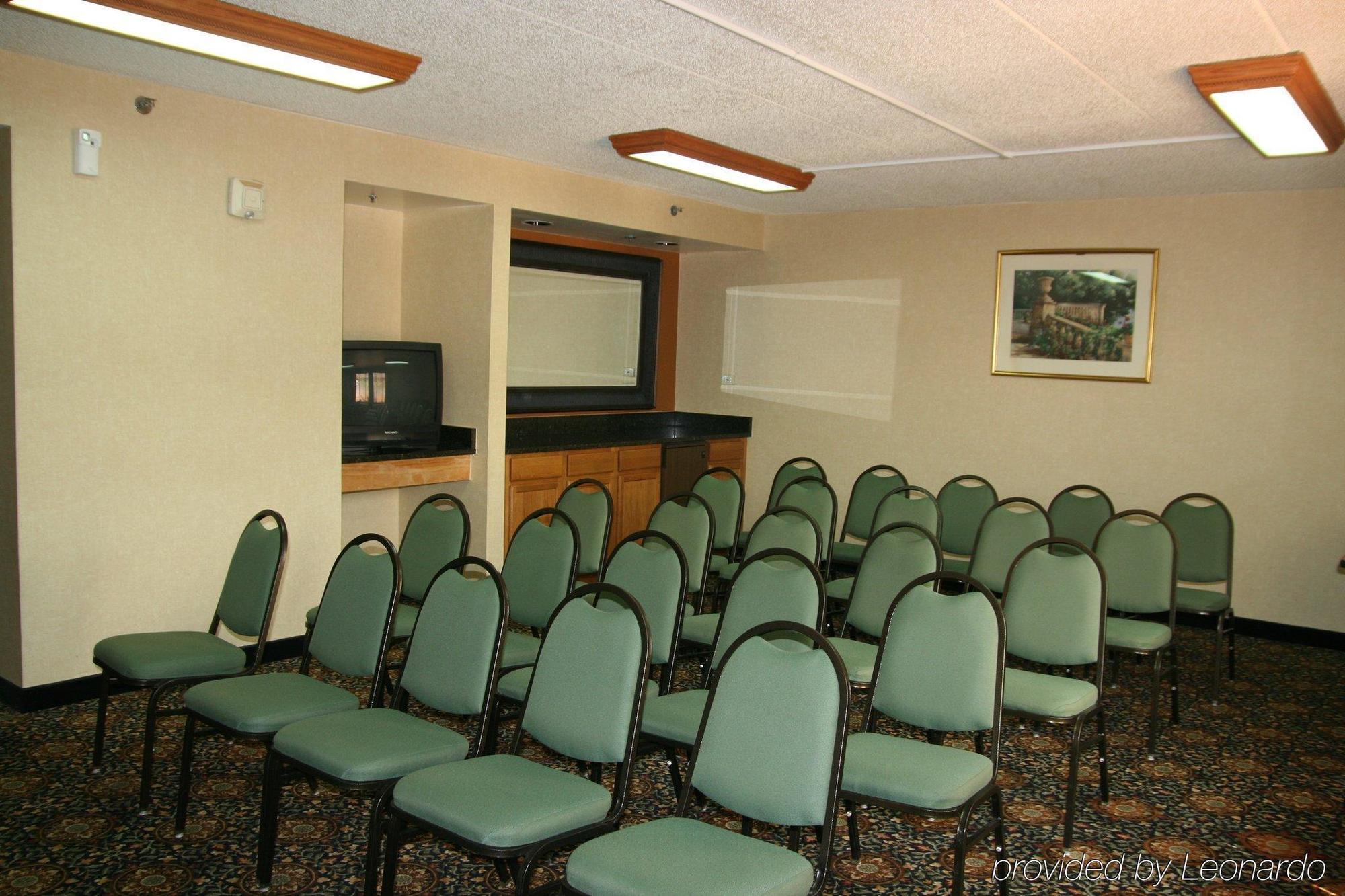 Surestay Plus Hotel By Best Western Chicago Ломбард Экстерьер фото