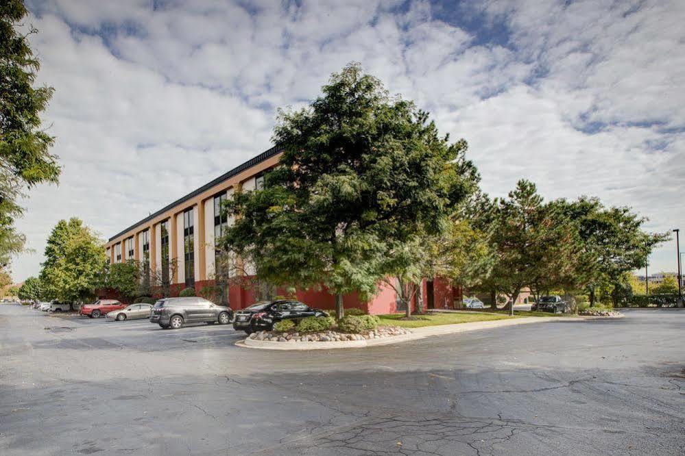 Surestay Plus Hotel By Best Western Chicago Ломбард Экстерьер фото