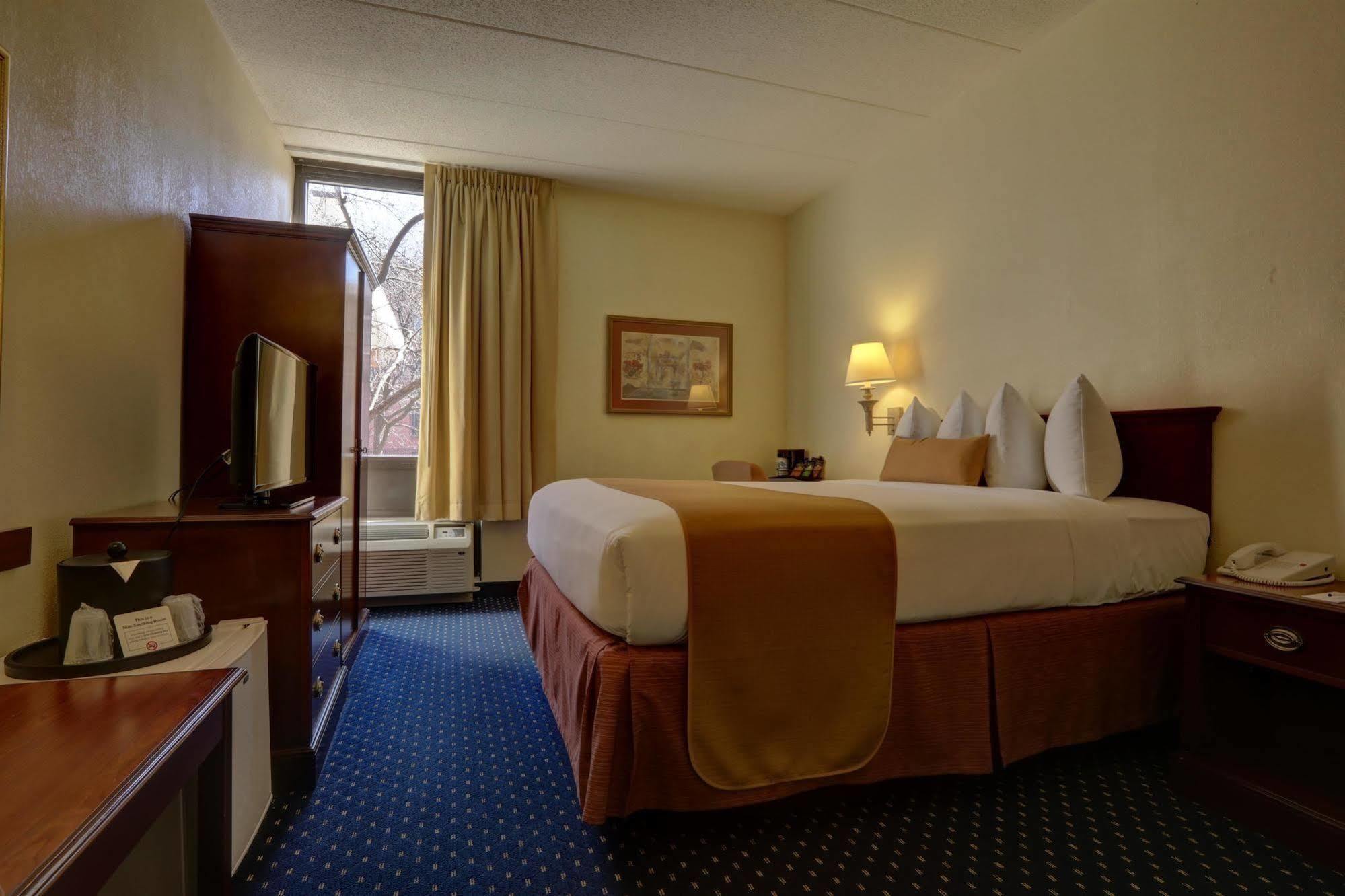 Surestay Plus Hotel By Best Western Chicago Ломбард Номер фото
