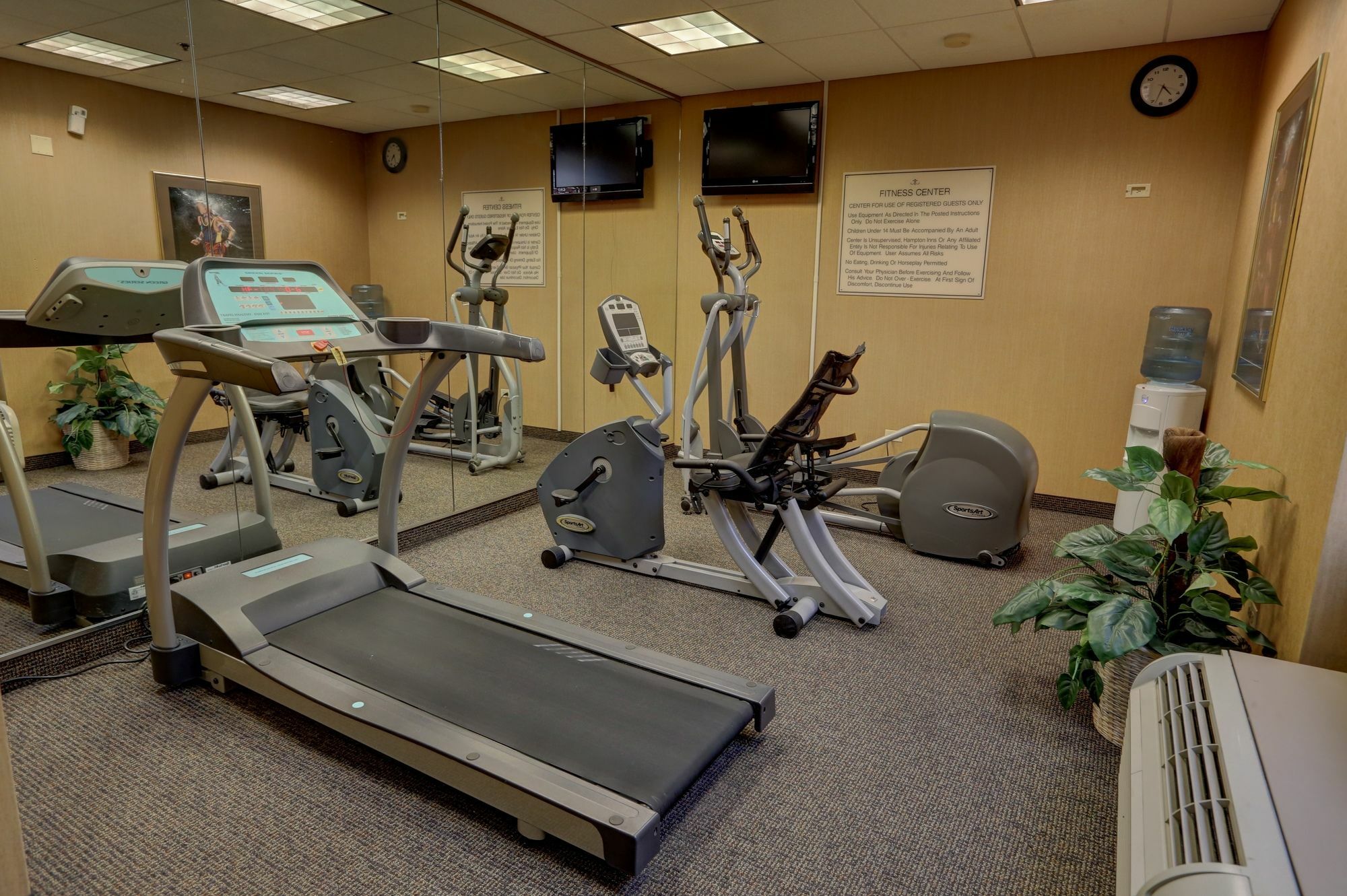 Surestay Plus Hotel By Best Western Chicago Ломбард Экстерьер фото